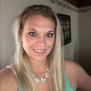 Meet your Posher, Melissa